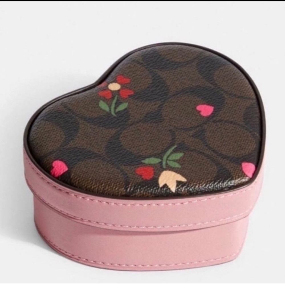 New Coach Signature Leather Heart Jewelry Trinket Box